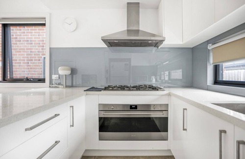 Bayswater North House | StayAU Modern 4BR TH Bayswater
