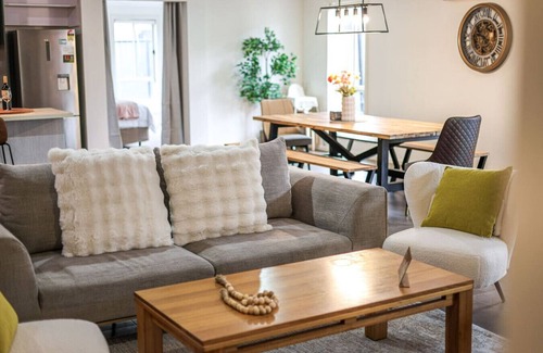 Derrimut Apartment | StayAU Newly 8 Beds Spacious Home in Derrimut