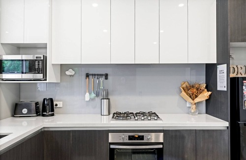 Asquith House | StayAU Spacious Townhouse Asquith near Golf