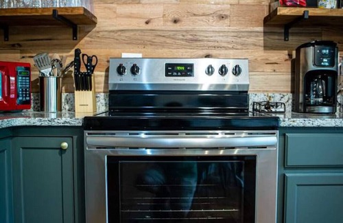 Mentone Cabin | "Stayawhile" - Private, Hot Tub & Game Room