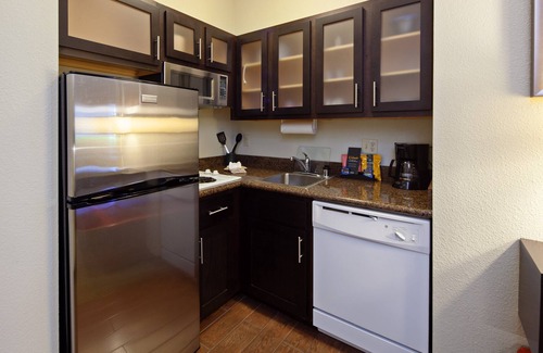 Fairfield Apartment | Staybridge Studio! Pool & Hot Tub. Free Breakfast. Explore Wine Country!