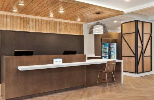 Woodhaven Hotel | Staybridge Suites Detroit Woodhaven by IHG