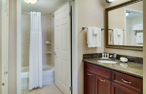 Oakville Hotel | Staybridge Suites Oakville by IHG