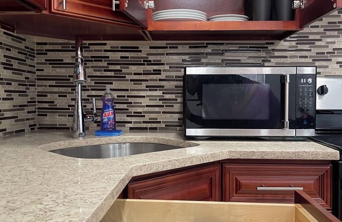 Queens Apartment | STAYCA Spacious Suite 4-bedroom apartment in Queens Near JFK
