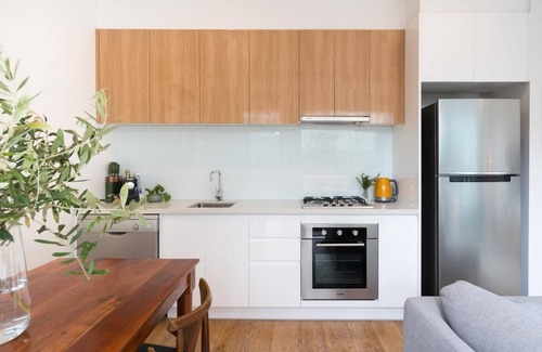 Princes Hill Apartment | StayCentral - Brunswick Boutique - Brunswick Rd, Brunswick - 2 bedrooms, 2 Beds, 1 Bathroom and free street parking