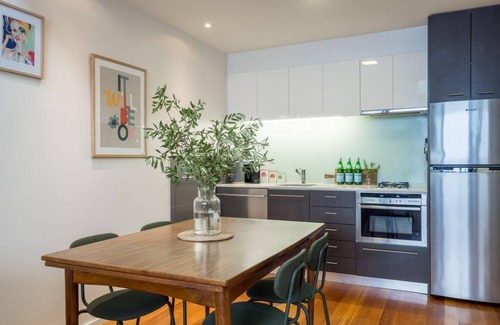 Brunswick Apartment | StayCentral - Brunswick Loft - Michael Street, Brunswick - 1 Bedroom, 1 Bed, 1.5 bathroom, 1 Parking, Pet Friendly