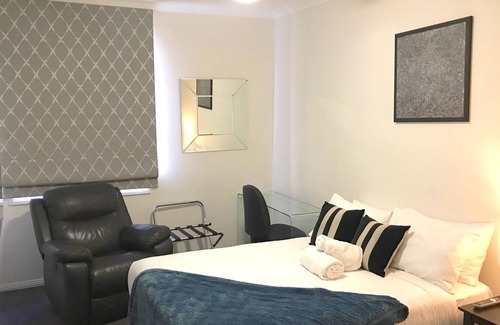 Rosanna House | StayCentral - Luxurious Mansion (Rosanna)