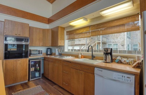 Coos Bay House | #StayinMyDistrict Cape Arago Sanctuary at the Sea