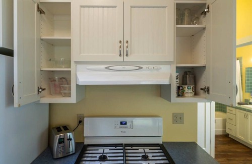 First Addition House | #StayInMyDistrict Lake Oswego Honey Bee Cottage