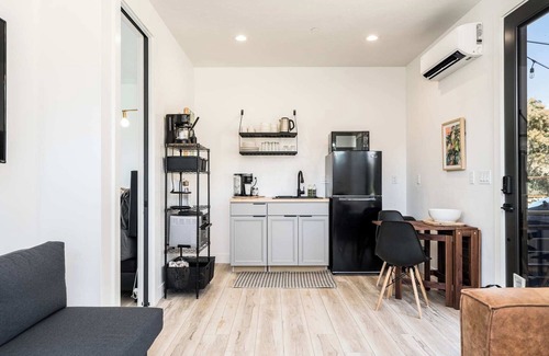 Boise Apartment | #StayinMyDistrict NEBoise HOTTUB