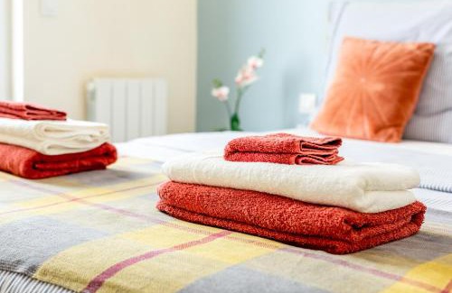 Les Puces de Saint-Ouen Apartment | StayLib - GARIBALDI 2 PIECES PORTE DE MONTMARTRE