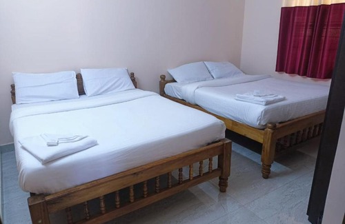 Chikkamagaluru House | STAYMAKER Hima Giri Stay Inn
