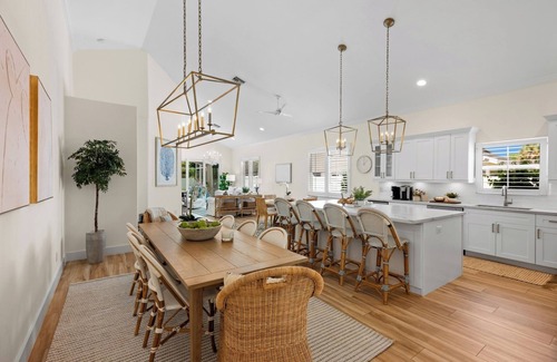 Naples Park House | StayNaples: Screened, Heated Private Pool, w/Outdoor Seats near Vanderbilt Beach