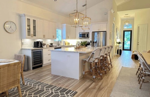 Naples Park House | StayNaples: Screened, Heated Private Pool, w/Outdoor Seats near Vanderbilt Beach