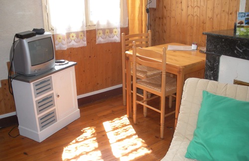 Bagneres-de-Bigorre Apartment | Stays to mind yourself, cures, holidays at the heart of the Hautes-Pyrenees