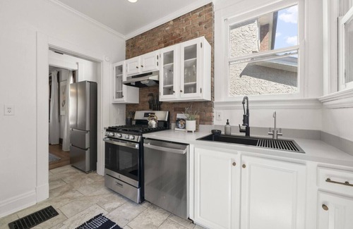 East Walnut HIlls Apartment | StaySalutaris | Cincinnati