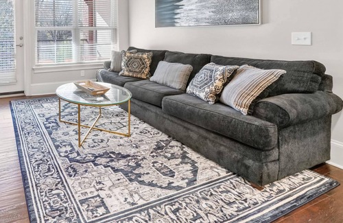 Myers Park Condo | StaysByWalker 2BR - 2 Miles To Uptown! KingBed/Gym