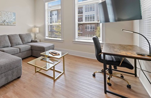 Huntersville Condo | StaysByWalker 2BR -KingBeds! Gym/Pool/HotTub/Sauna