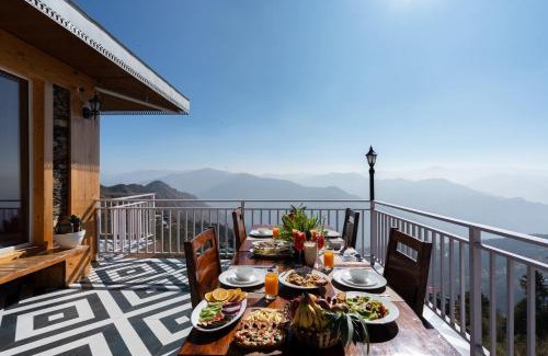 Theog Villa | StayVista at DAAFI House with Comp Breakfast