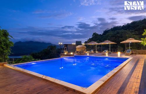 Lonavala Villa | StayVista at La Belleza with Infinity Pool & Lake View Alfresco Dining