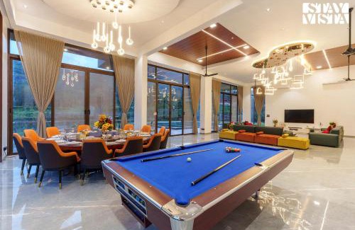 Lonavala Villa | StayVista at The Glen with Private Pool, Jacuzzi & BBQ
