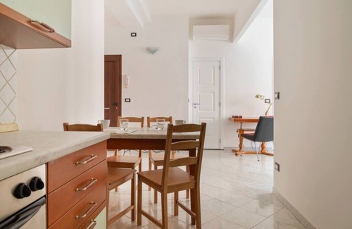 Central Station Apartment | Stazione Centrale Cozy and Functional Flat