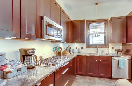 Saint Mary House | Ste Genevieve Home on 17 Acres, Near Wineries!