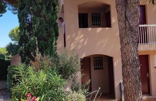 La Nartelle Apartment | Ste Maxime: T3 Sea view, close to the beach, in a lush park.