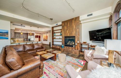Downtown Steamboat Springs Apartment | Steamboat Springs Escape Free Bus to Resort!