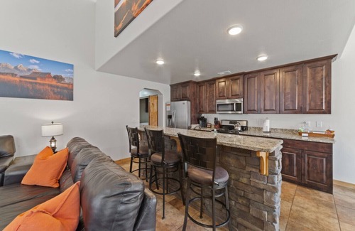 Moab South Valley Villa | Steel Bender Villa (Rim Vista 8A8)