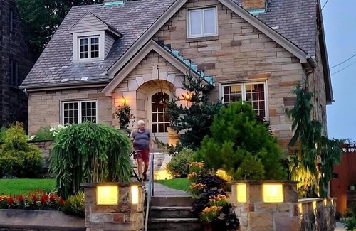 Brighton Heights House | Steel City Retreat - Hot Tub-Fire Pit-Pet-Friendly-Koi Pond