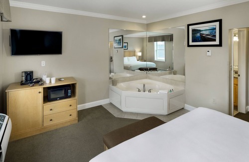 Sanbornton Hotel | Steele Hill Resorts