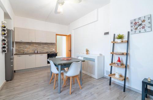 Casuzze Apartment | Stefany Holiday House