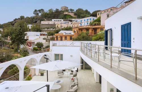 Ustica House | Stella Marina