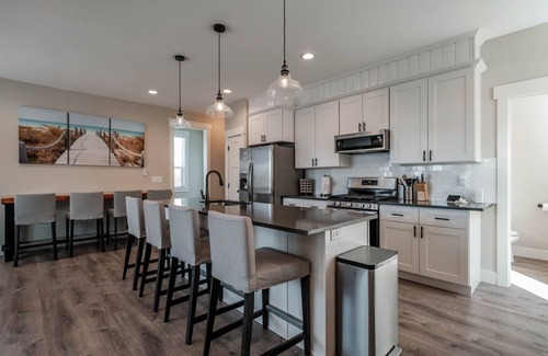 Nelscott House | Stella Maris @ Olivia Beach! Sauna, Hot Tub, sleeps 13, includes ADU