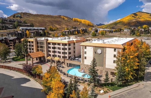 Crested Butte Condo | Stellar Location with Hot Tub, Pool, Steam Room & Gym Acces
