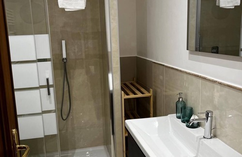 Salario Apartment | Stendardi's House - Four Bedroom Apartment, Sleeps 8