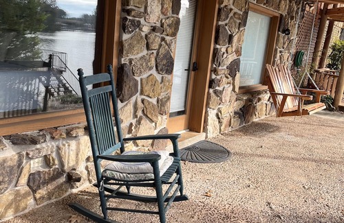 Florence Condo | Stenson Hollow Lake Condo