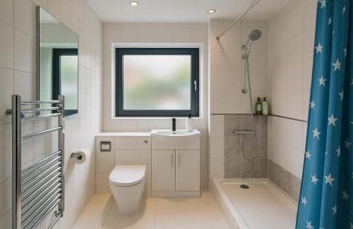 Vauxhall Apartment | Step-free accessible 2 Bedroom City Center