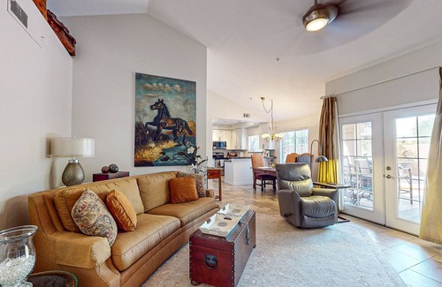 Pinnacle Peak Villas House | Step-free, dog-friendly home with pool, hot tub & grill