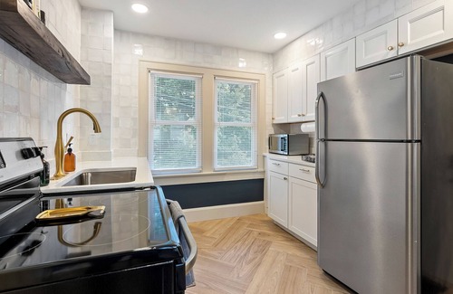 Clintonville Apartment | Step into Delilah, this idyllic Clintonville remodel. Top Neighborhood of 2023.