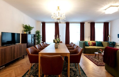 Innere Stadt Apartment | STEPHAN @ St. Stephan's Cathedral