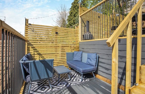 Lincoln Cottage | Stepping Stone Terrace