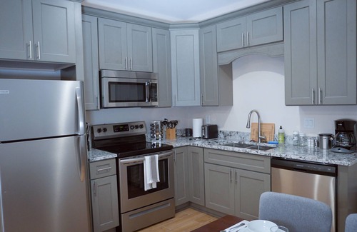 Biloxi Apartment | 🔥STEPS 2 BEACH❤️ | SLEEPS 3 W/W+D