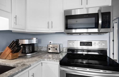 Bahama Beach Condo | ⭐Steps 2 Beach~Courtyard~EV Charging~The Beach at Dogwood A
