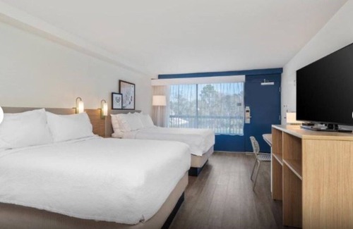 Hilton Head Island Hotel | Steps Away from the Beach | 4 Family Ready Rooms w/Complimentary Breakfast