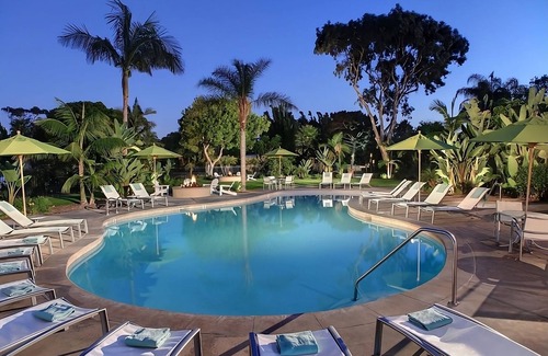 San Diego Hotel | Steps Away from Fun! Outdoor Pool, Beachfront Location!