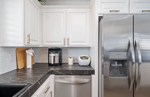 Oceano House | Steps Away From Pismo Beach with Poker/Foosball Table/EV Charger/BBQ grill