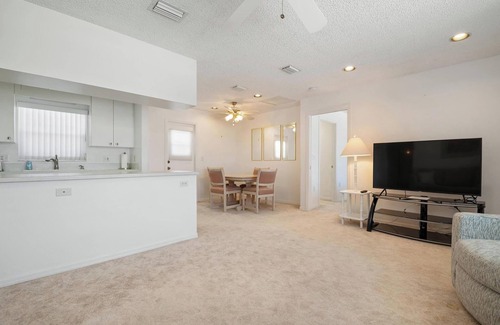 Nokomis Condo | Steps away from private Nokomis Beach!