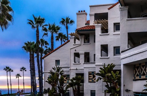 San Clemente Hotel | Steps away from the beach! Fully Equipped Kitchen & Free Parking!